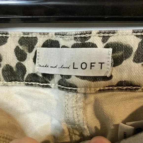 Loft‎ animal print pants - Picture 3 of 5
